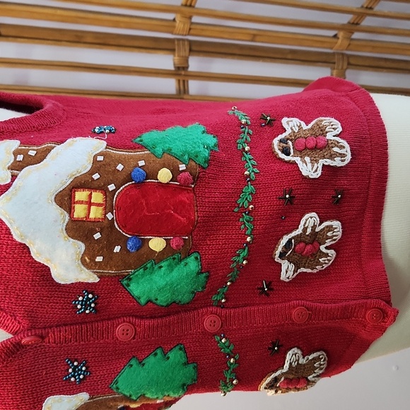 Bobbie Brooks Christmas gingerbread house themed sweater vest size small - Picture 2 of 15